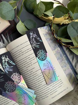 Закладинка "Межа між світами" з голографічним фольгуванням від Family Bookstore 171288 фото
